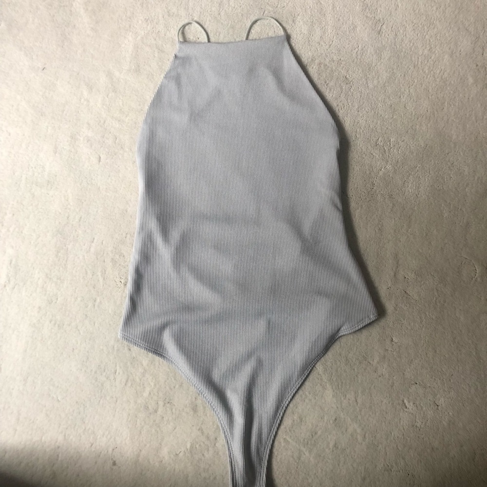 square cut lace up back bodysuit - Picture 4 of 8